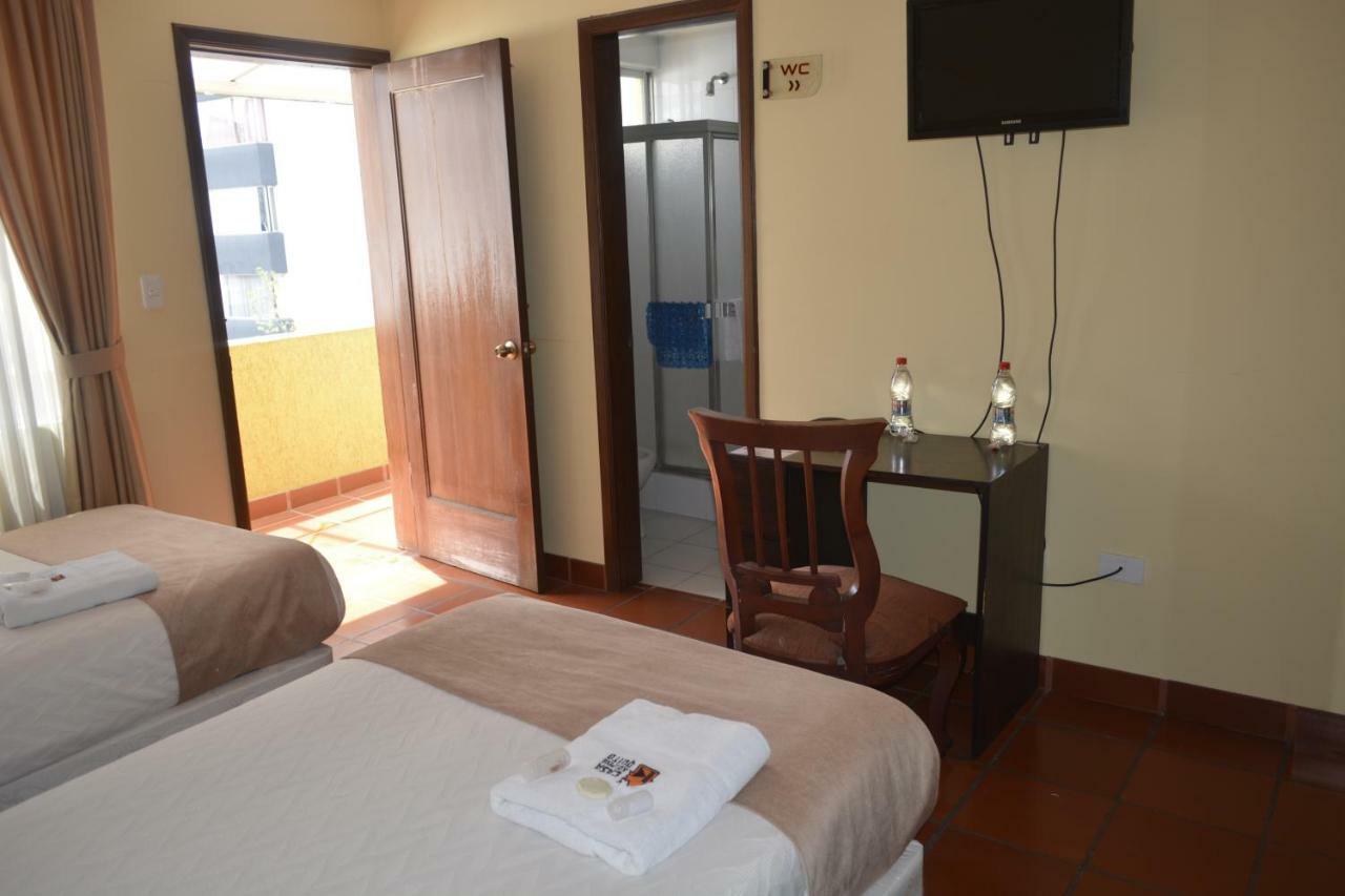 Quarto com 2 Camas de Solteiro