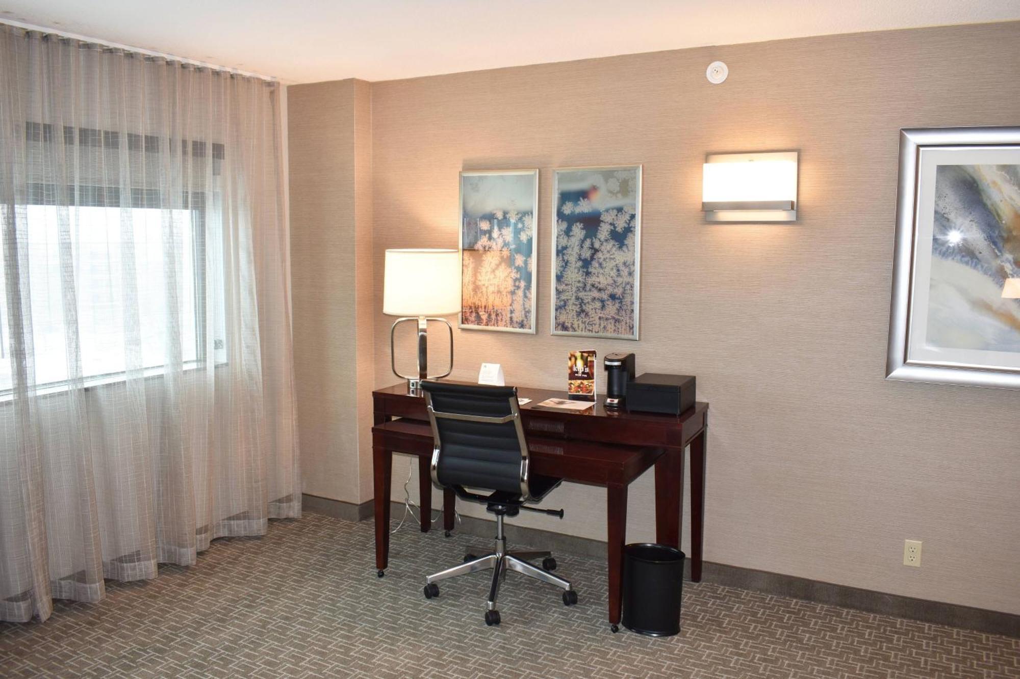 1 Bedroom Larger Suite, 2 Queen, Sofa bed