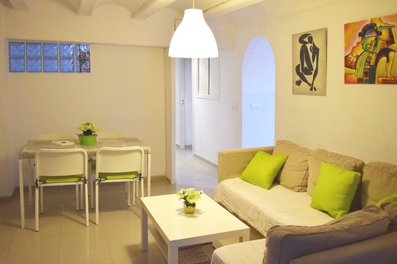 Basic Double Room with Private Bathroom