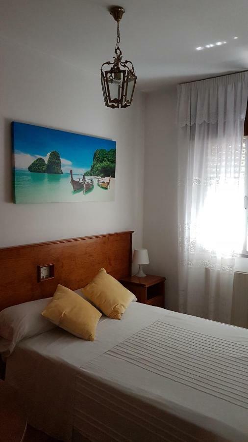 Small Single Room,856467146:JPEG