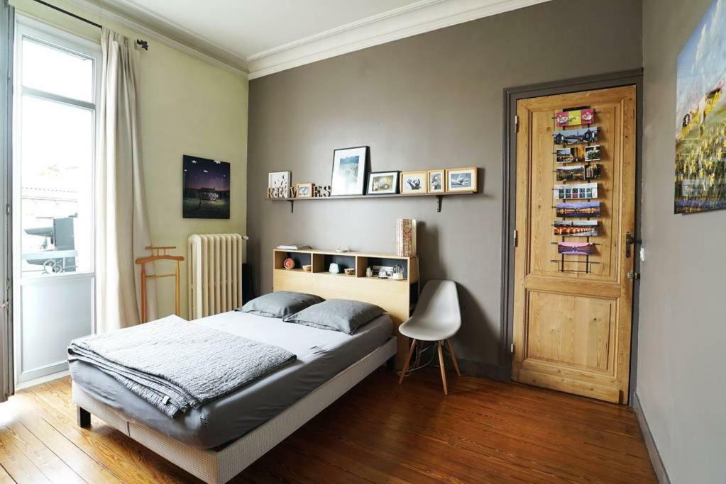 Three-Bedroom House,857697587:JPEG