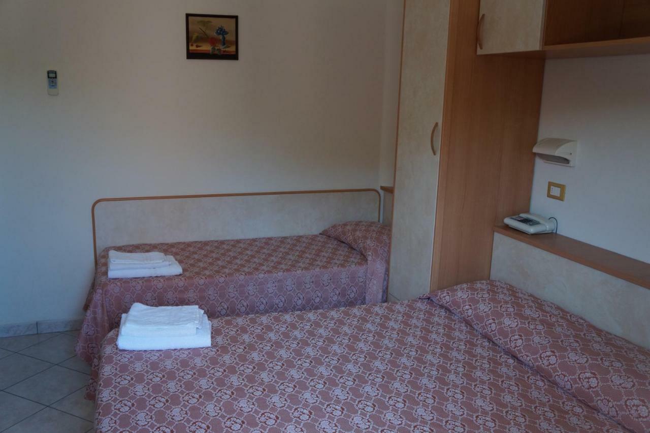 Camera Tripla con Bagno Privato Esterno - Mansarda