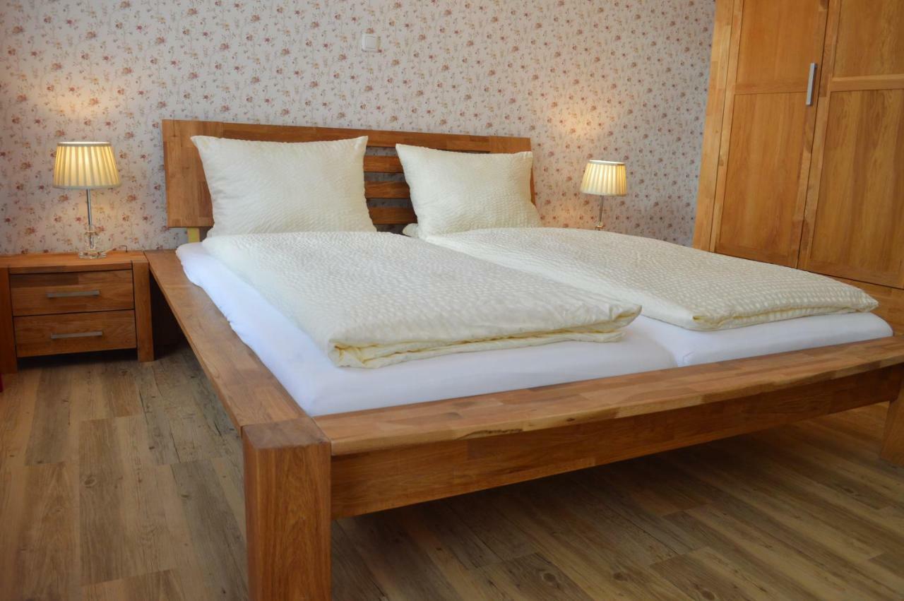 Doppelzimmer mit Gartenblick