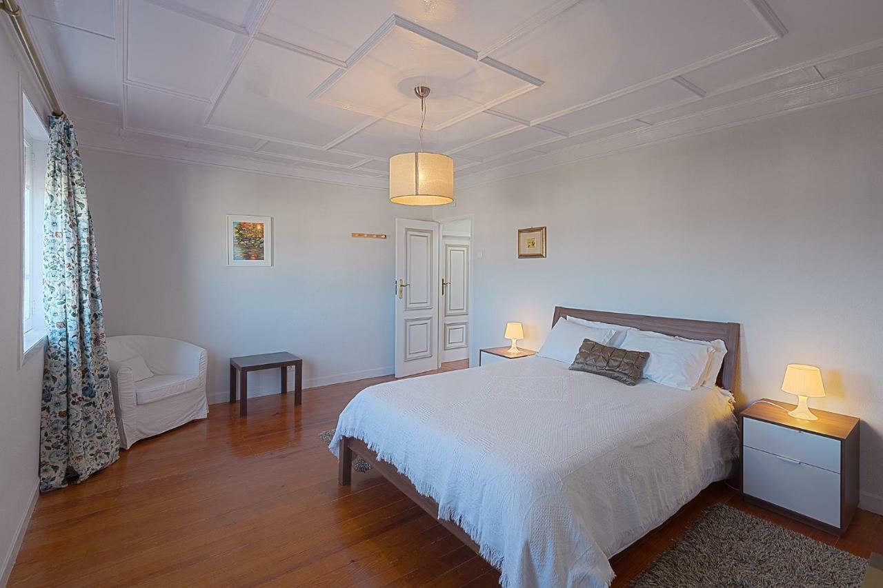 Two-Bedroom Apartment,878143646:JPEG