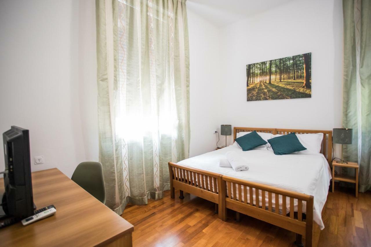 Chambre Double ou Lits Jumeaux avec Salle de Bains Privative