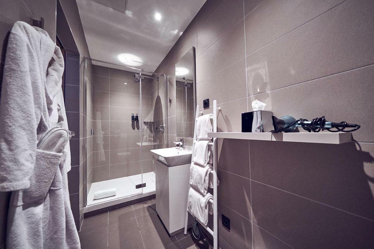 Chambre Double sans Lumière Naturelle