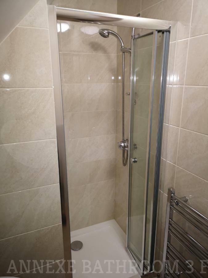 Habitación Doble con baño compartido - Anexo