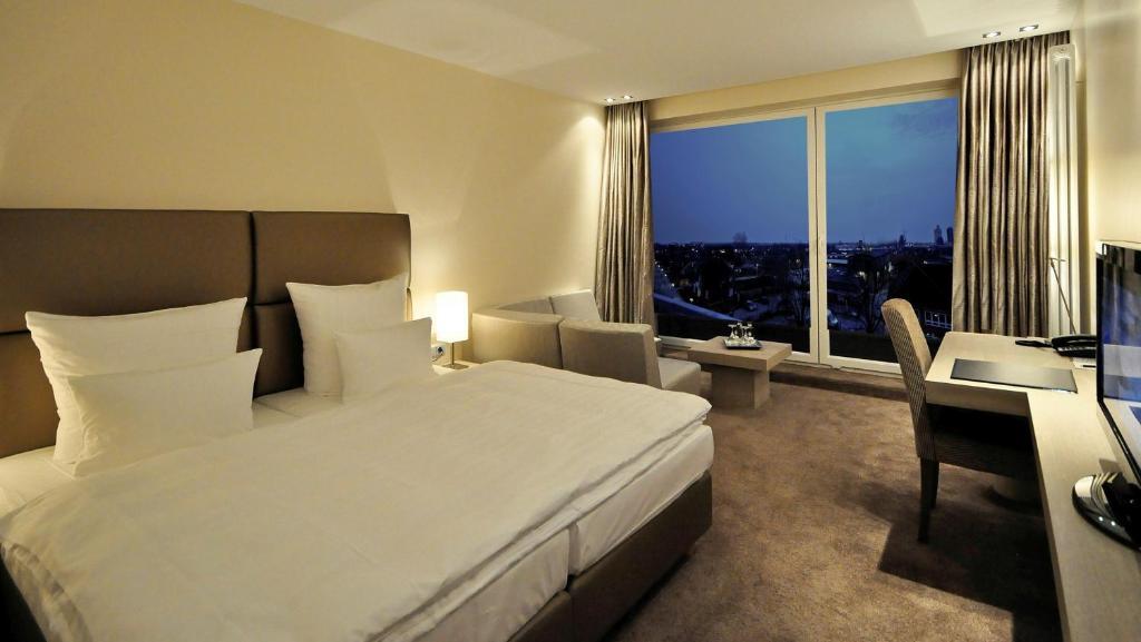 Superior Double Room Balcony "ForTwoView",9121940:JPEG
