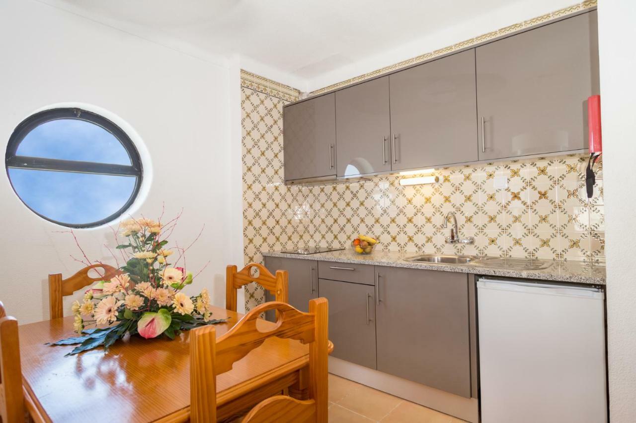 Apartamento de 1 dormitorio con balcón (2 adultos)