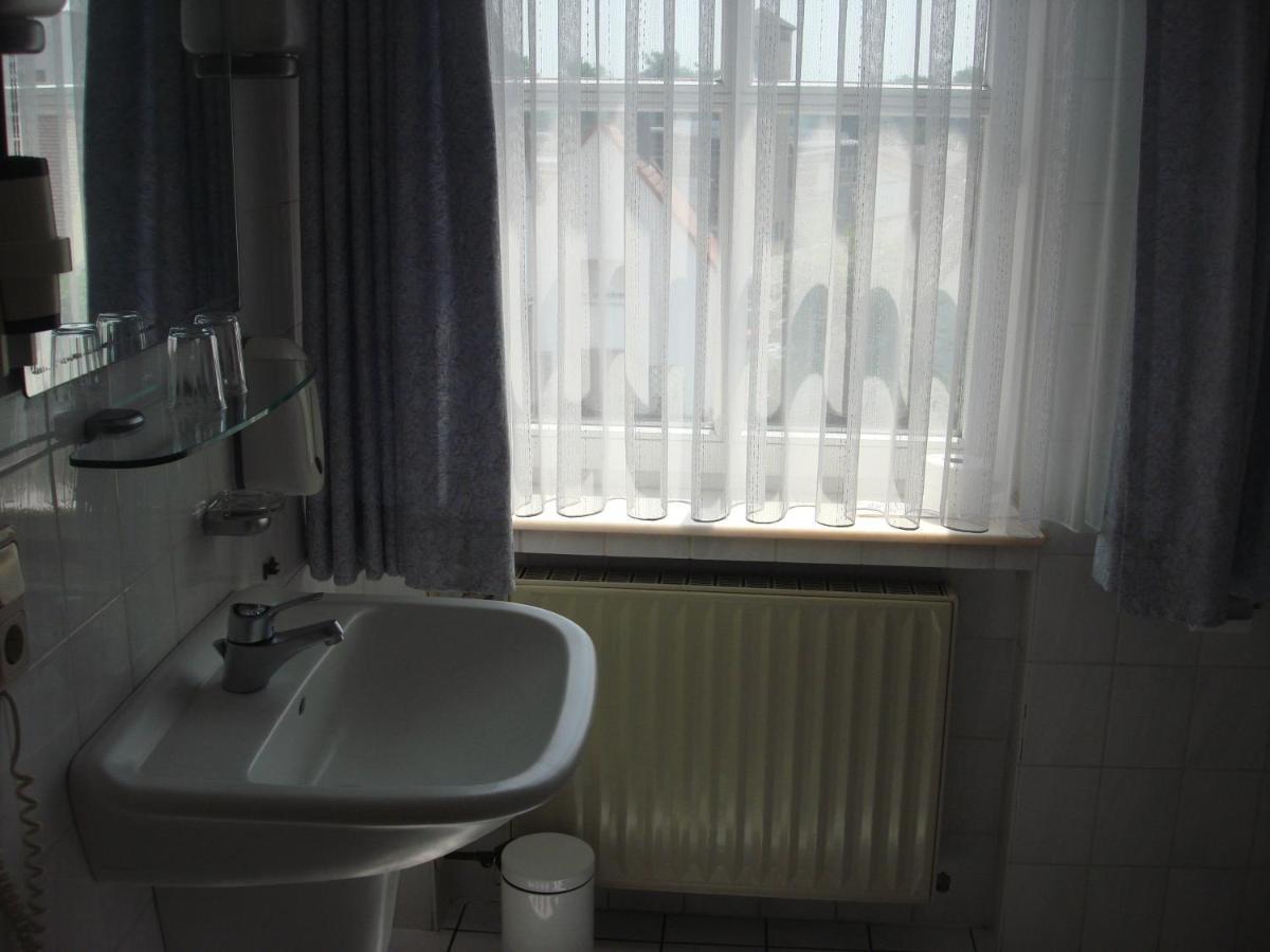 Doppel- oder Zweibettzimmer