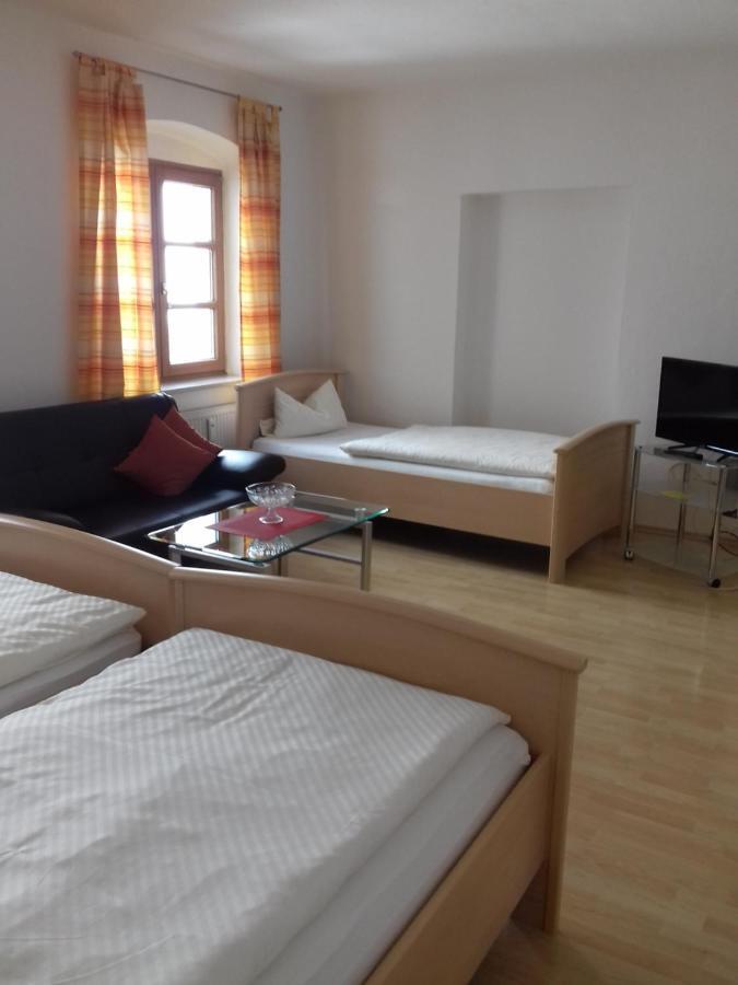 Familienzimmer mit Gemeinschaftsbad