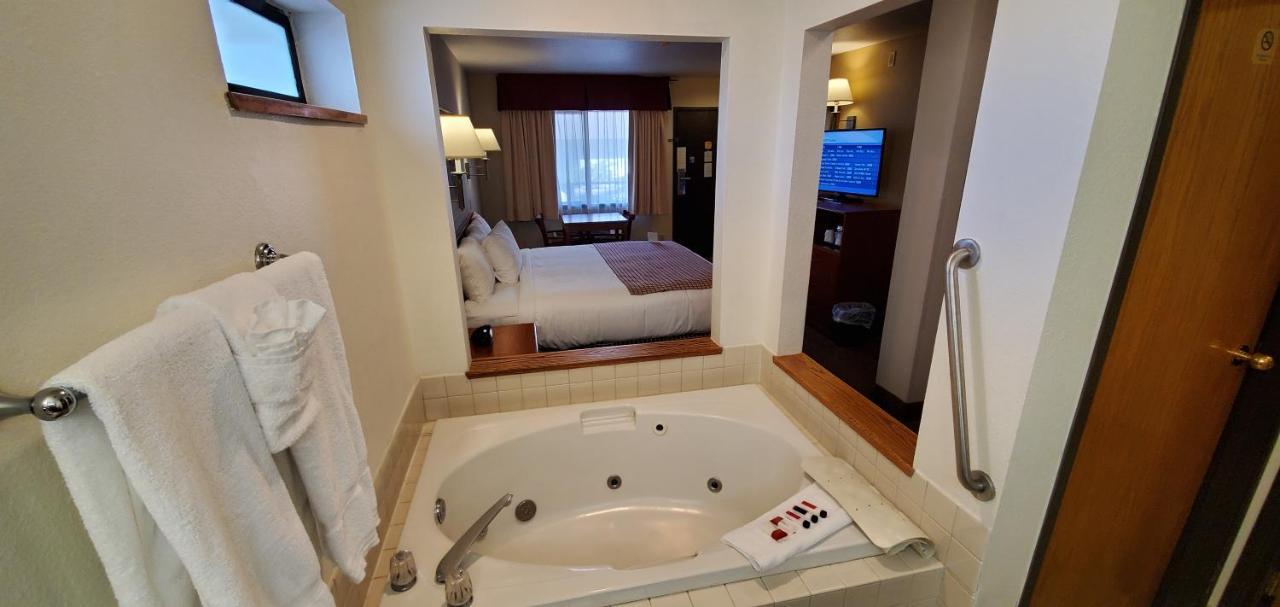 King Studio Suite - Non-Smoking
