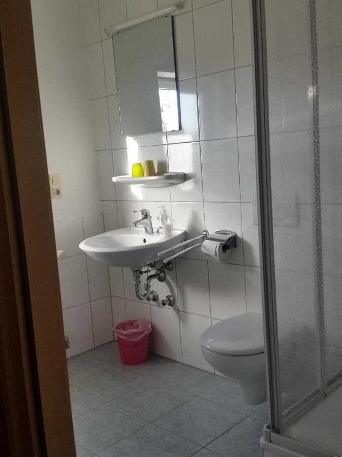 Doppel- oder Zweibettzimmer