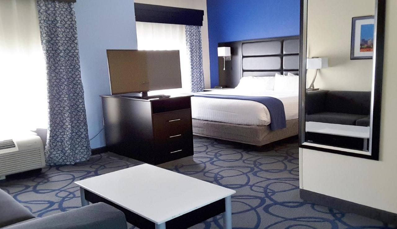 King Suite with Spa Bath