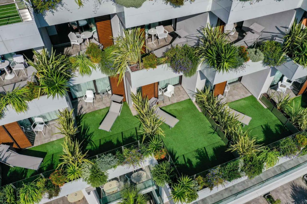 Junior Suite Doppia con Letti Singoli con Vista Lago