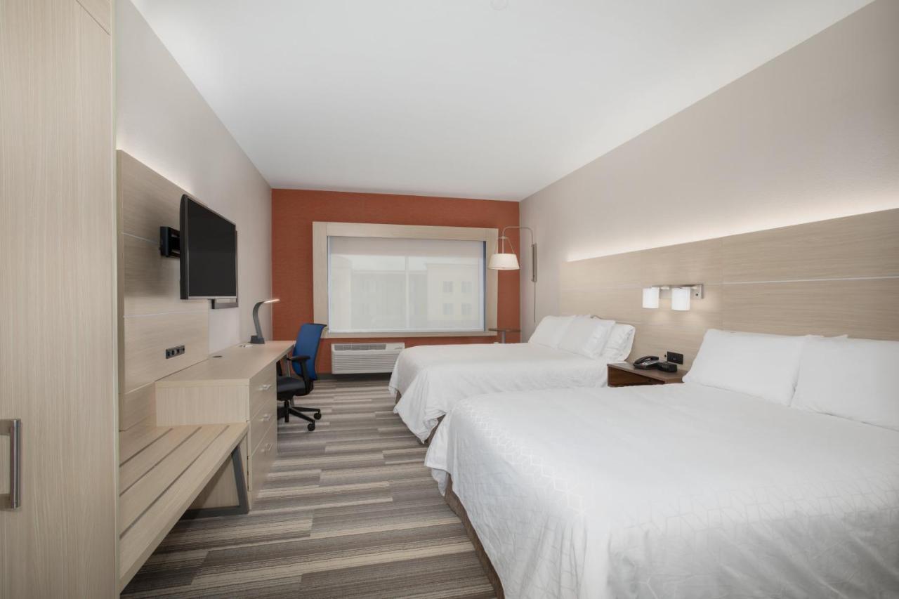 Standard Queen Room with Two Queen Beds