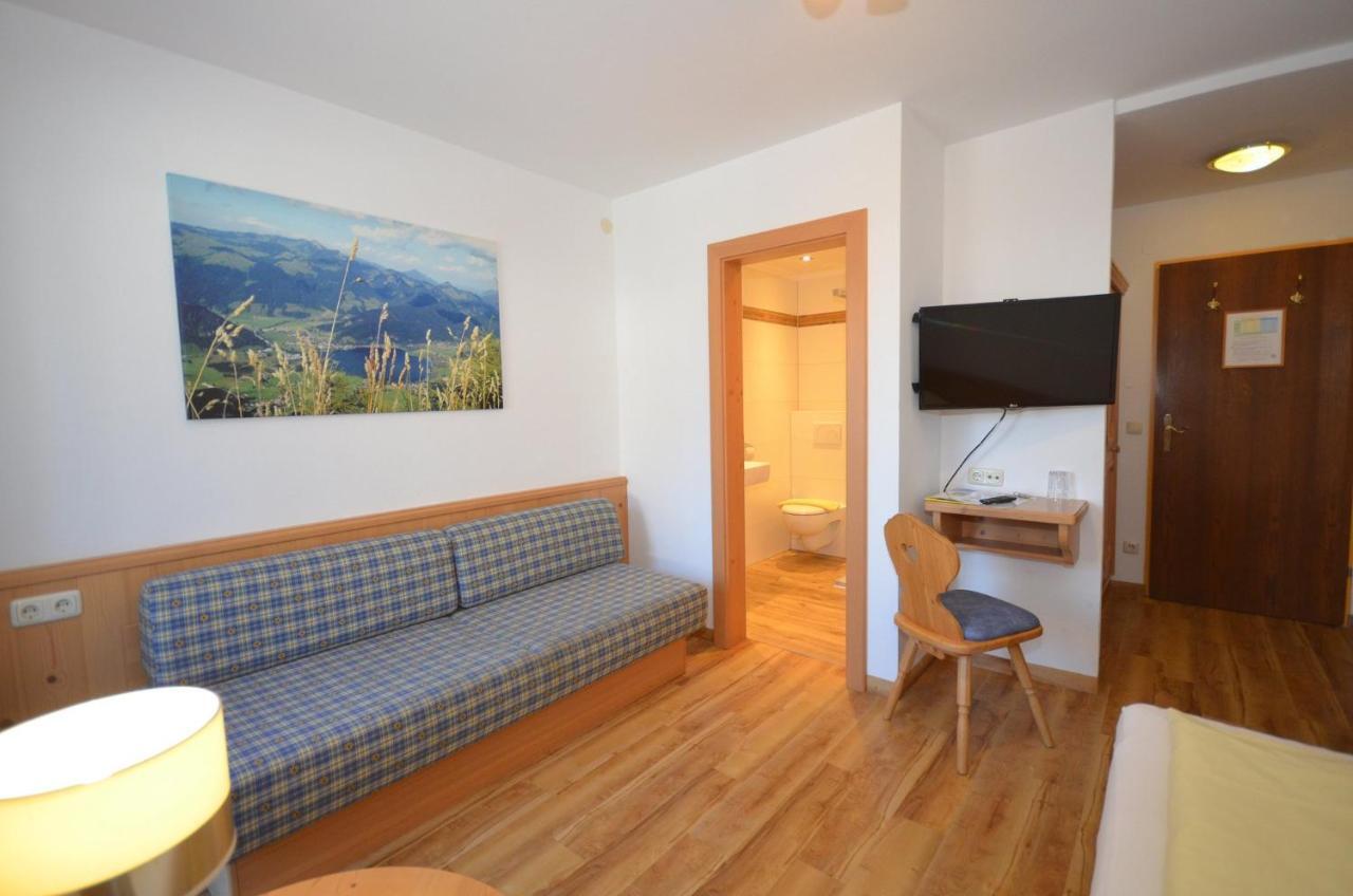 Einzelzimmer mit Balkon
