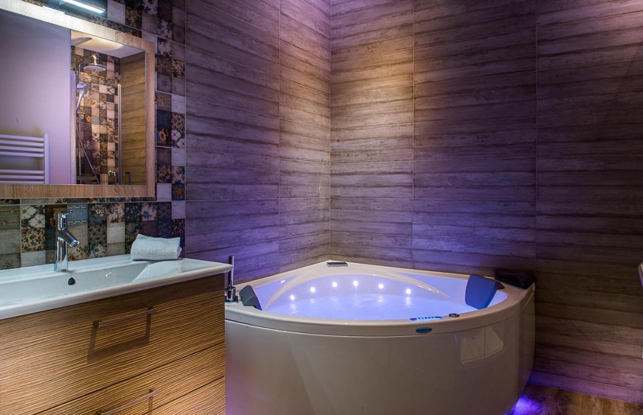 Chambre Double avec Baignoire Spa
