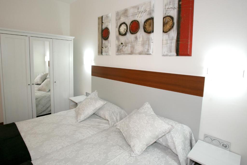 Doppel- oder Zweibettzimmer zur Innenseite