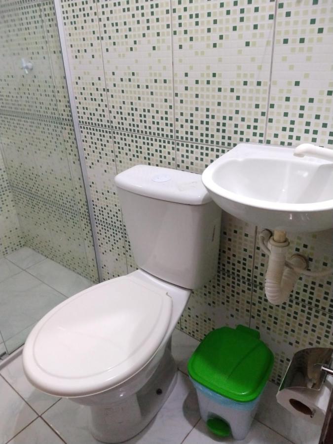 Quarto Triplo com Banheiro Privativo