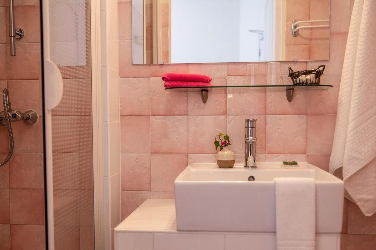 Twin Room with Shower,944694310:JPEG