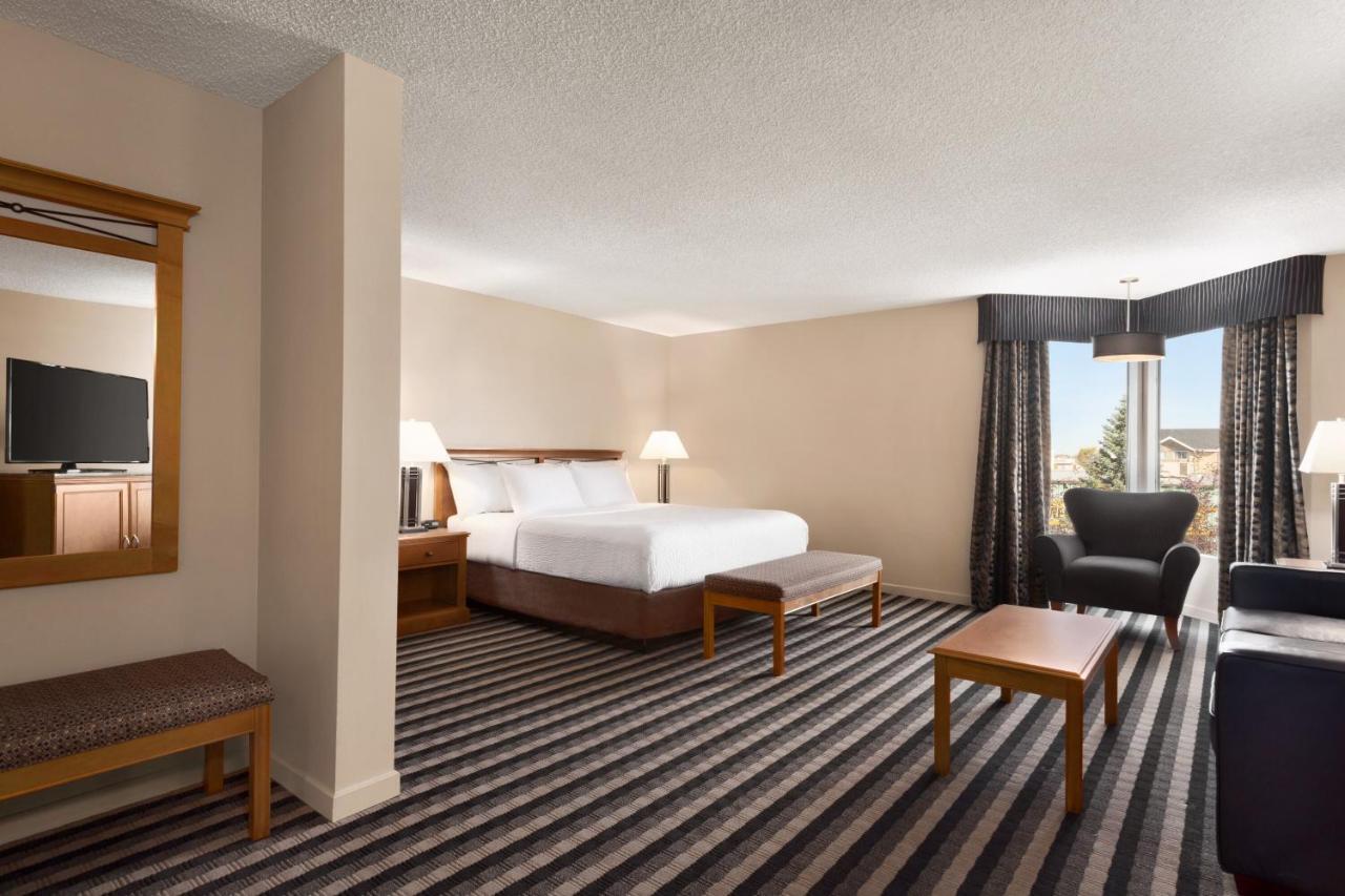 Deluxe King Room - Non-Smoking
