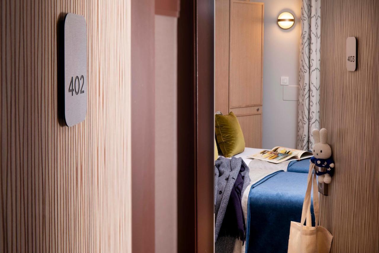 2 Doppelzimmer mit Verbindungstür