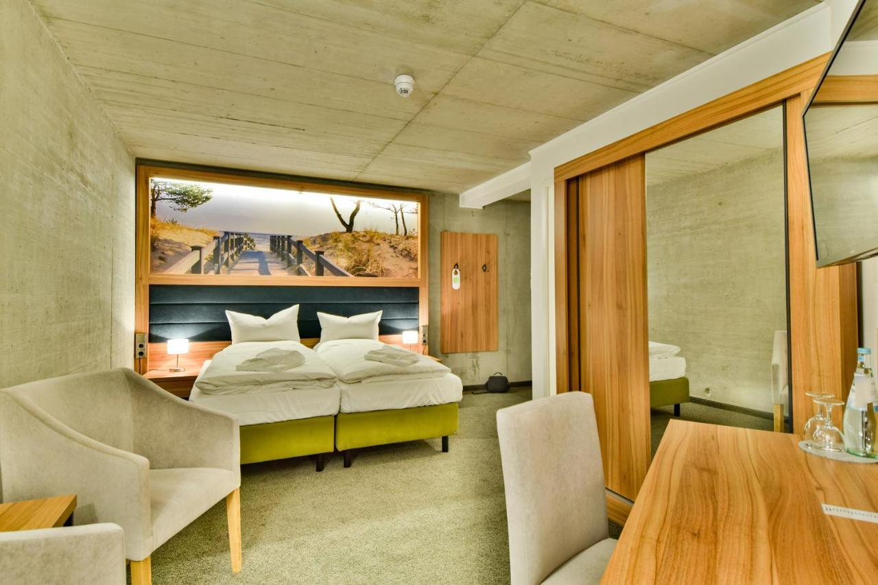 Doppelzimmer mit Balkon und Meerblick