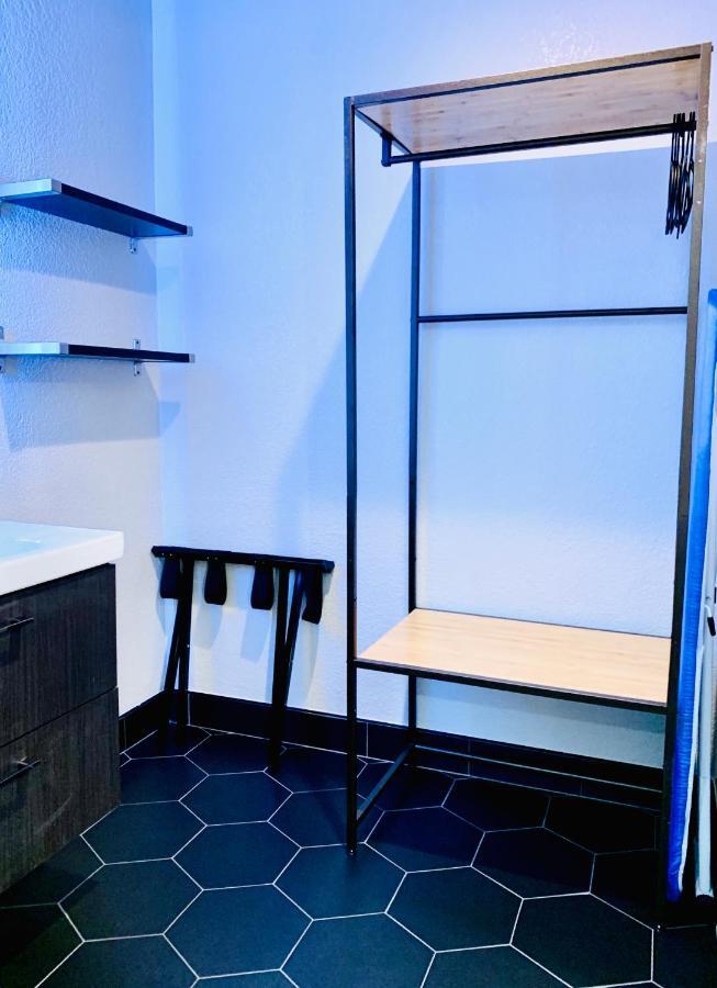 Deluxe King Room - Non-Smoking