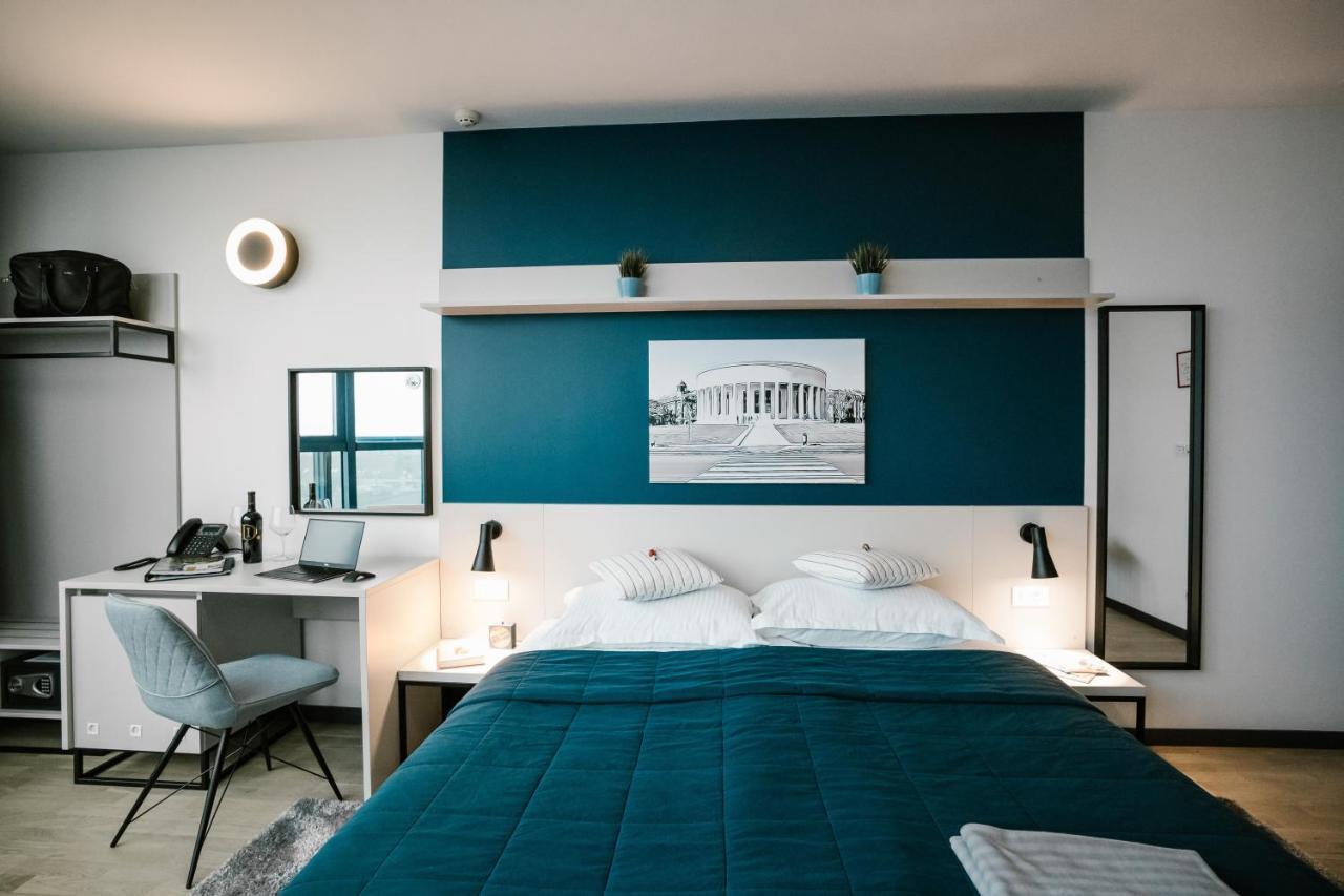 Doppel-/Zweibettzimmer mit Stadtblick