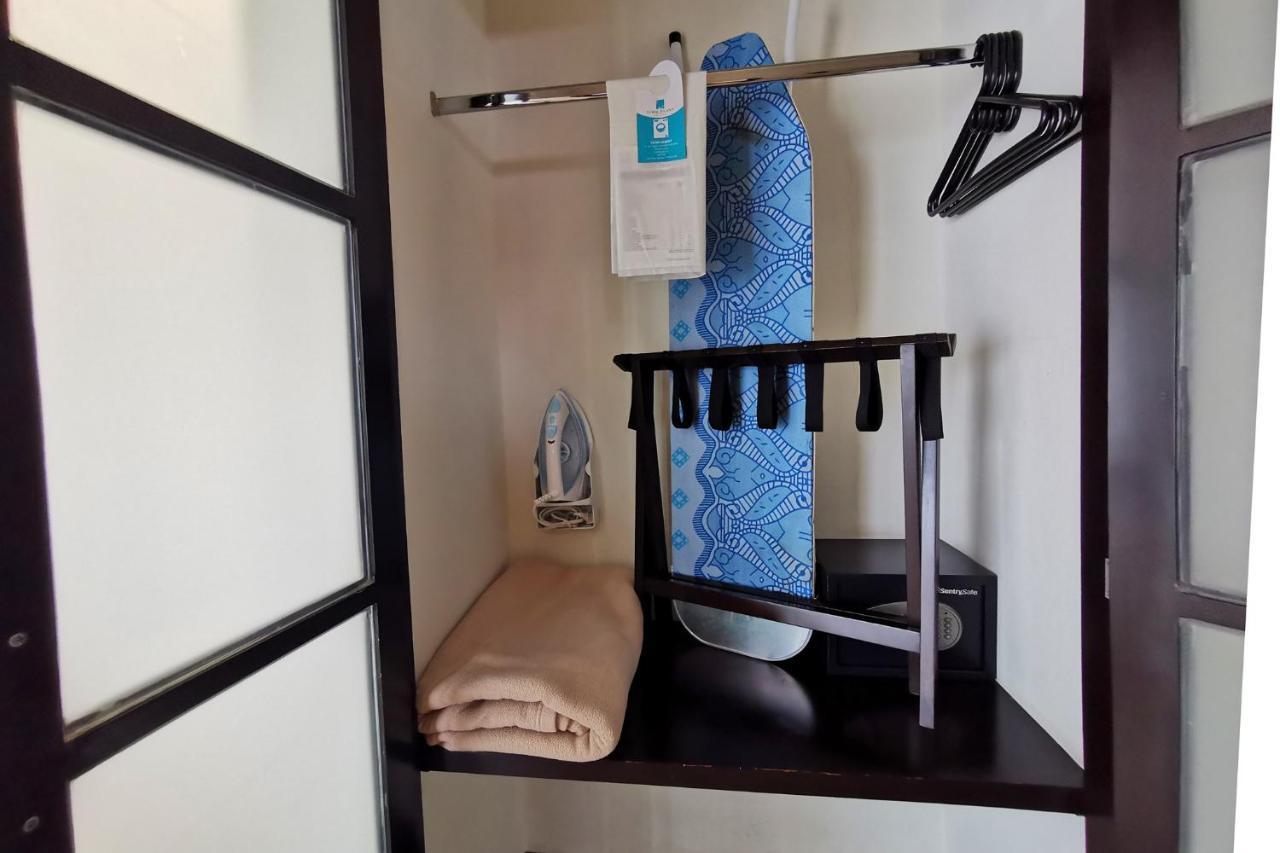 Double Room with Partial Sea View