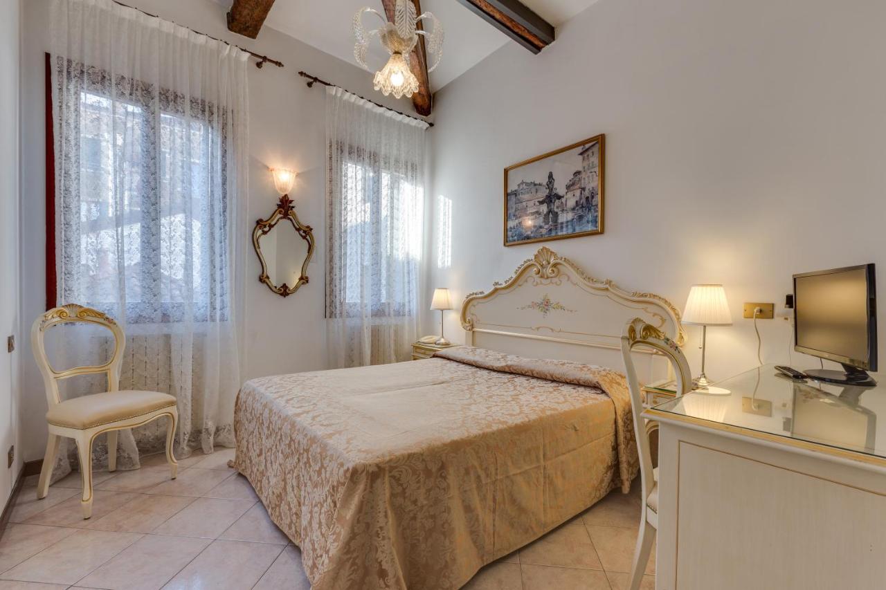 Double or Twin Room,958273483:JPEG