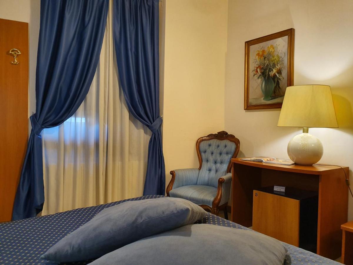 Dos habitaciones adyacentes