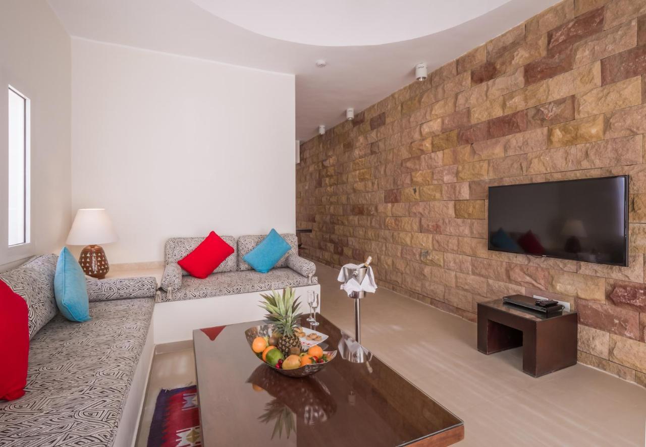 Villa avec Accès Direct à la Piscine (Réservée aux Adultes de 16 Ans et Plus)