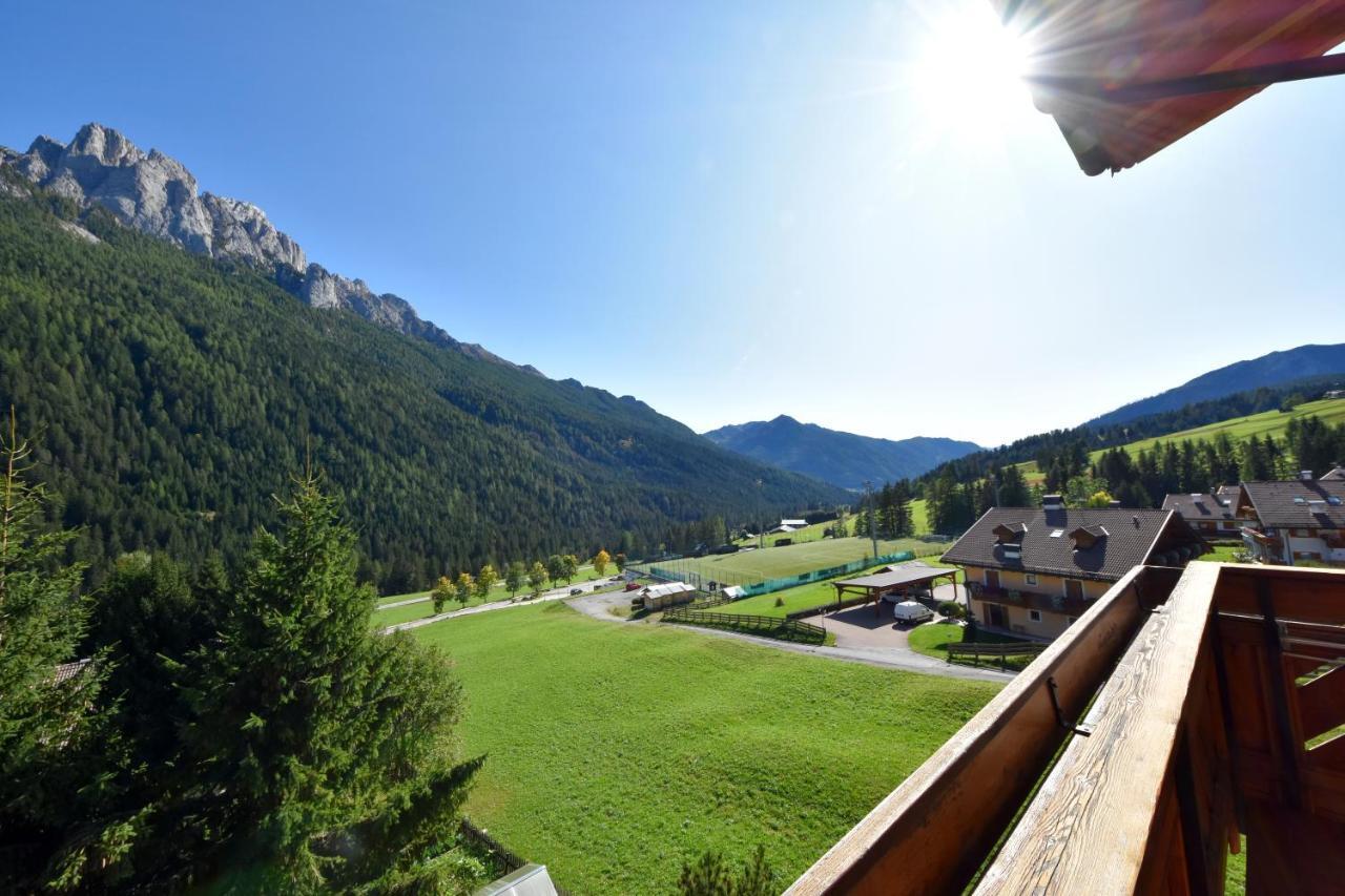 Camera Matrimoniale/Doppia con Letti Singoli con Vista Montagna