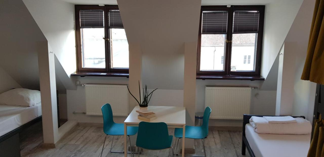 Eenpersoonsbed in een Gemengde Slaapzaal met 6 Bedden