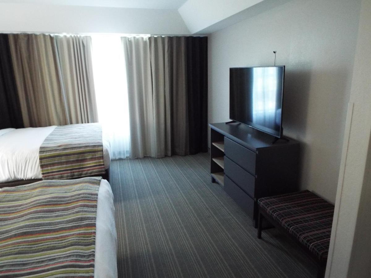 One-Bedroom Queen Suite with Sofa Bed - Non-Smoking