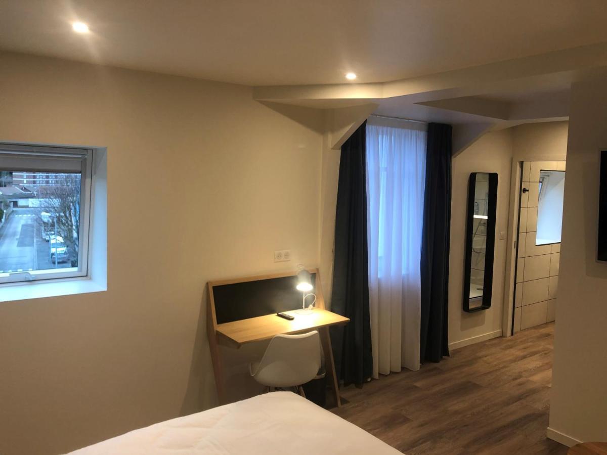 Suite with outside staircase
