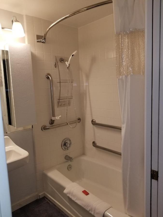 Queen Room - Disability Access