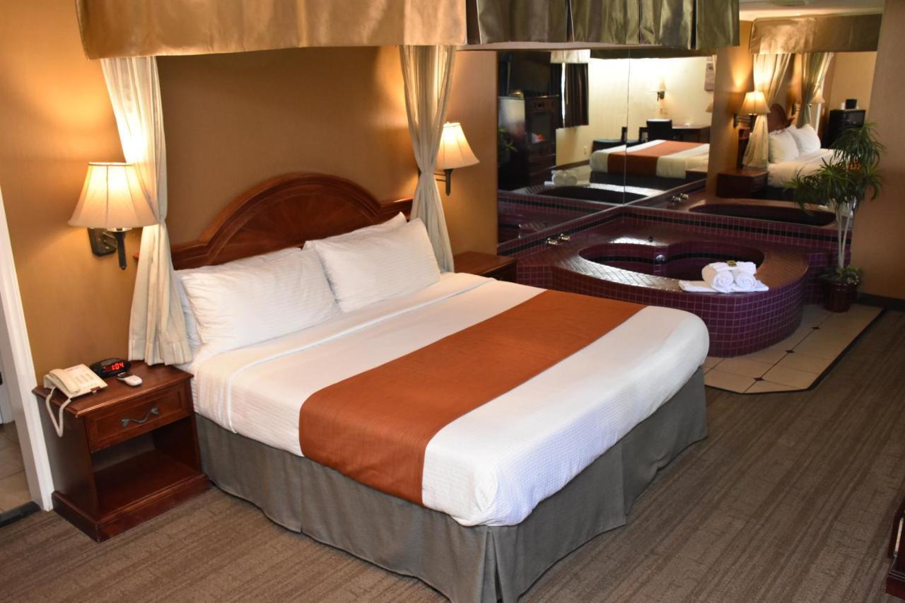 Honeymoon Suite