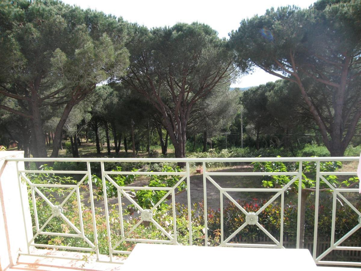 Camera Matrimoniale con Vista Giardino