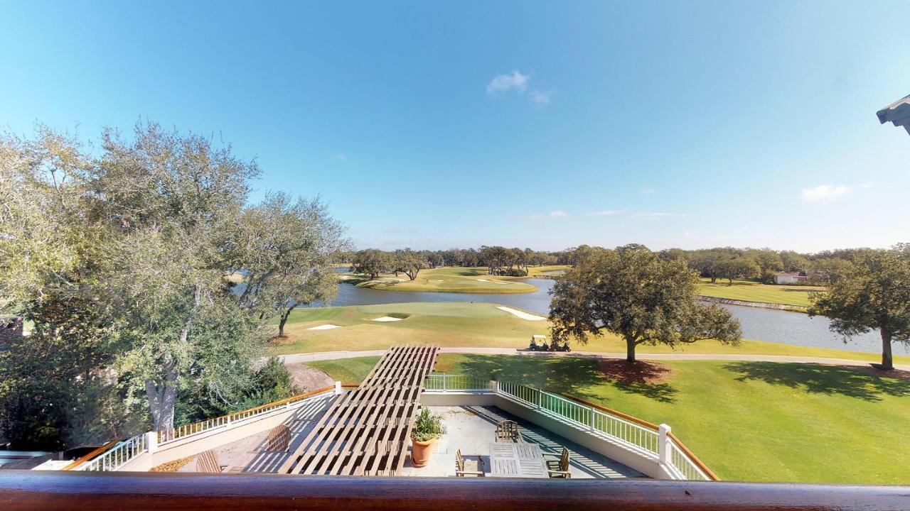 Golf Course View Room - King Bed