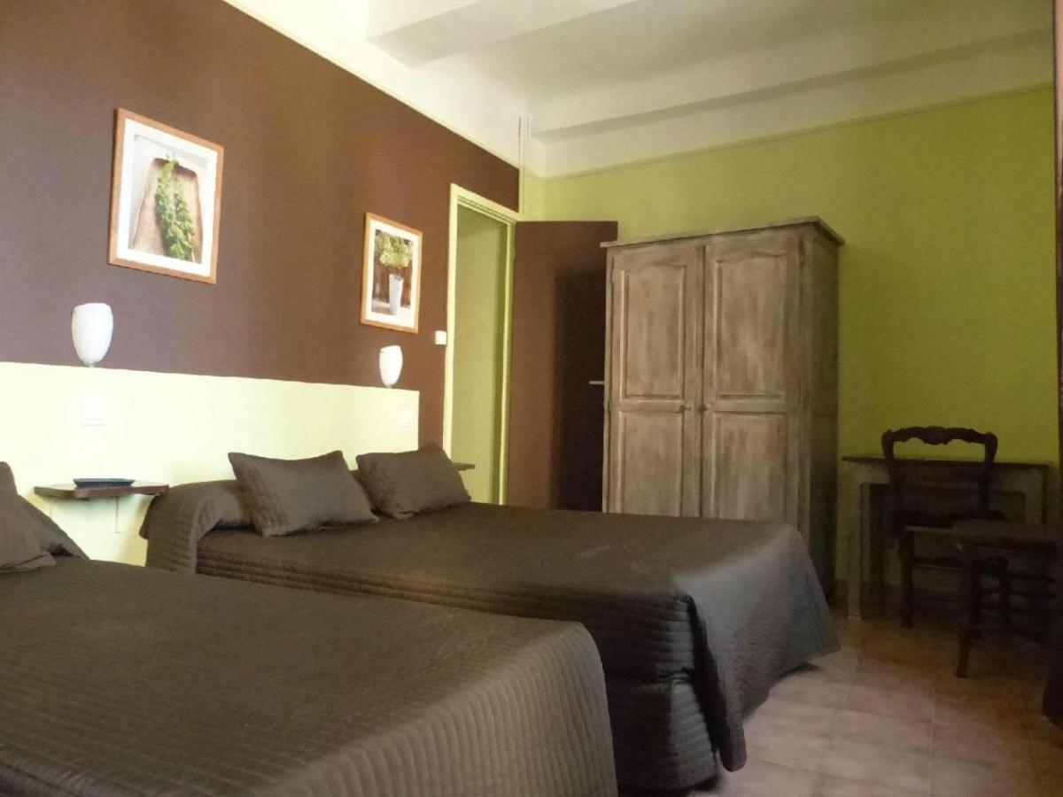Chambre Triple avec Salle de Bains Privative