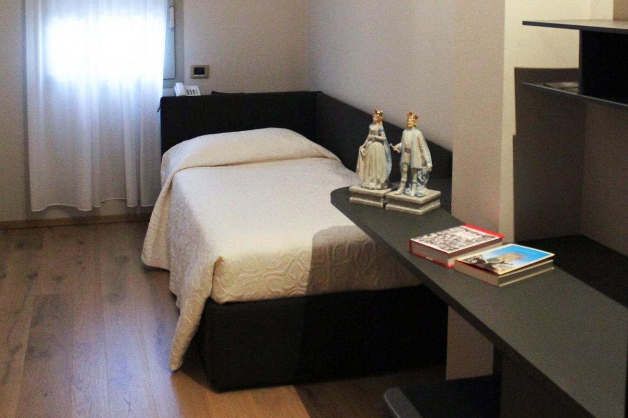 Camera Singola con Bagno Privato