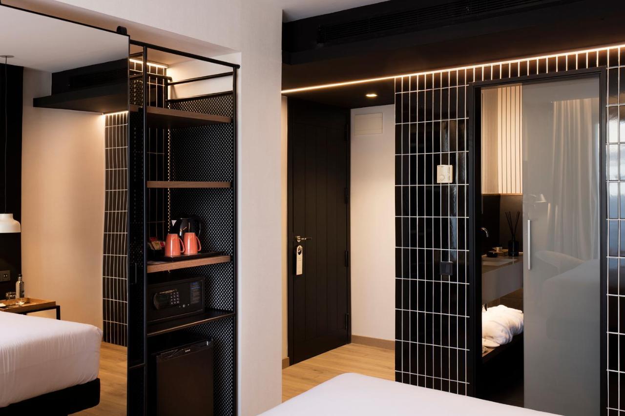 Quarto com Cama de Casal ou 2 de Solteiro
