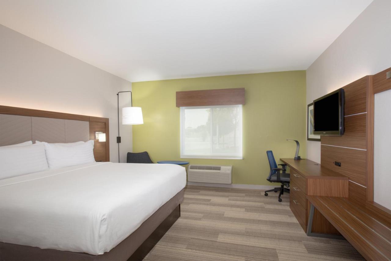 Standard King Room