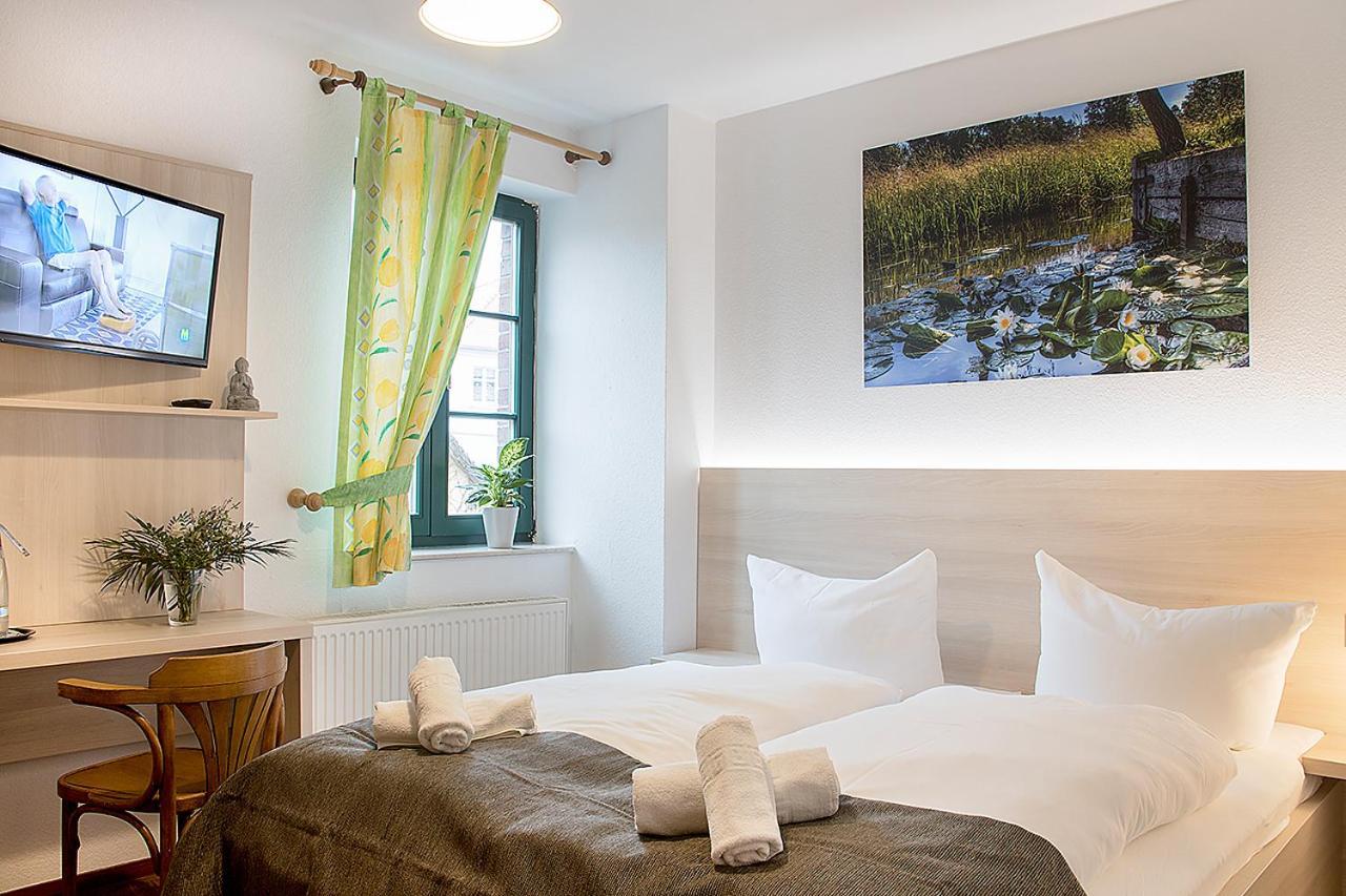Budget Double Room,976216807:JPEG