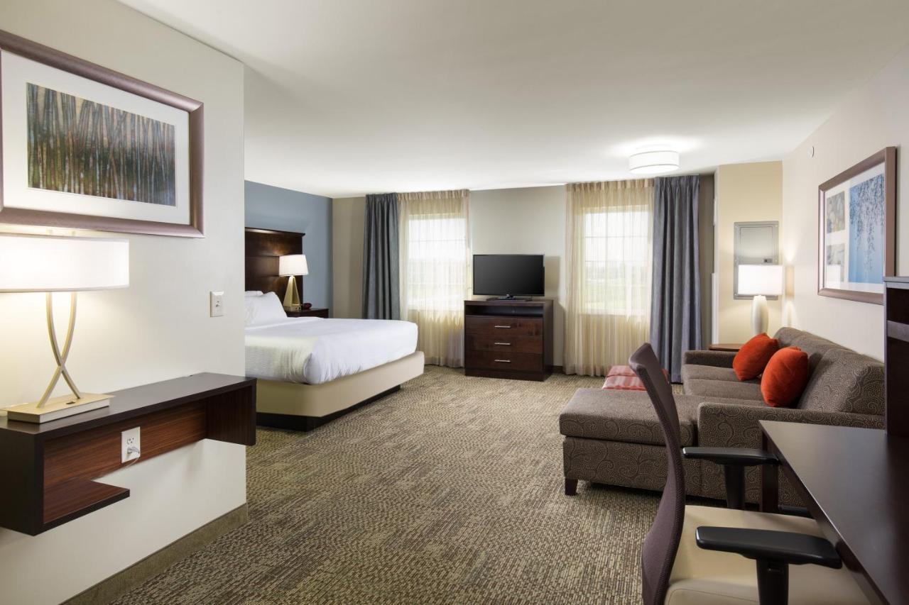 Studio Suite with King Bed - Non-Smoking