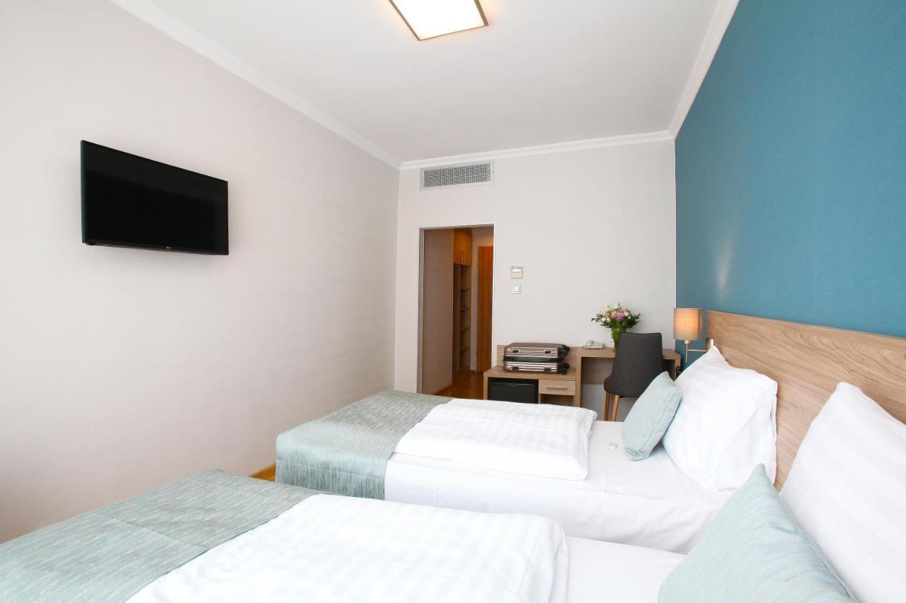 Quarto Comfort com Cama de Casal ou 2 de Solteiro