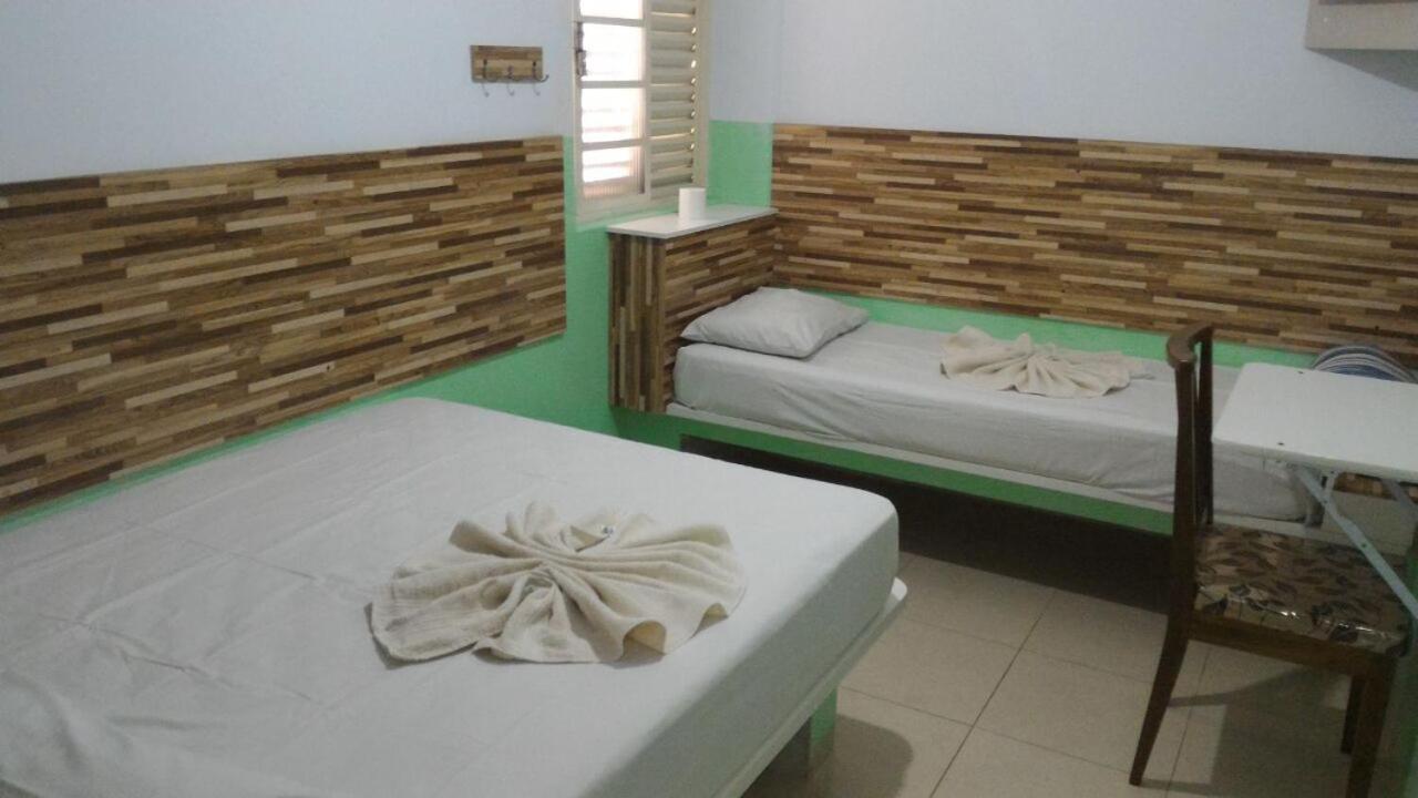 Quarto Triplo com Banheiro